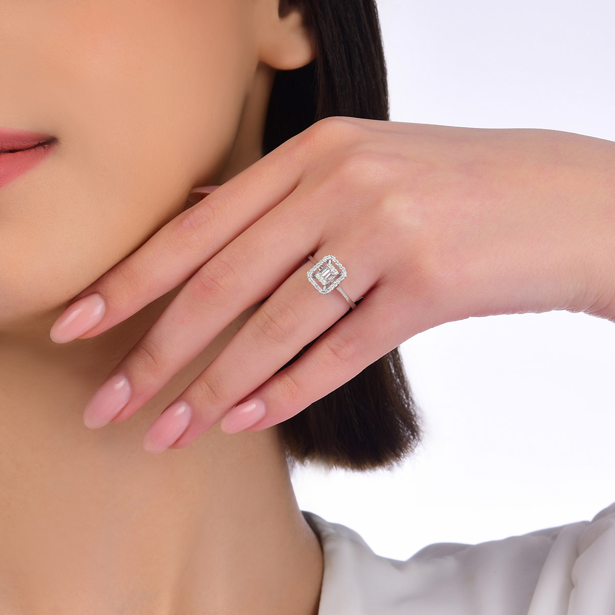0,08 Karat Pırlantalı Baget Yüzük